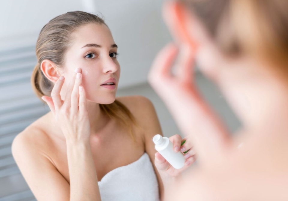 Nguyên nhân gây mụn viêm đỏ - Thói quen chăm sóc da không đúng cách