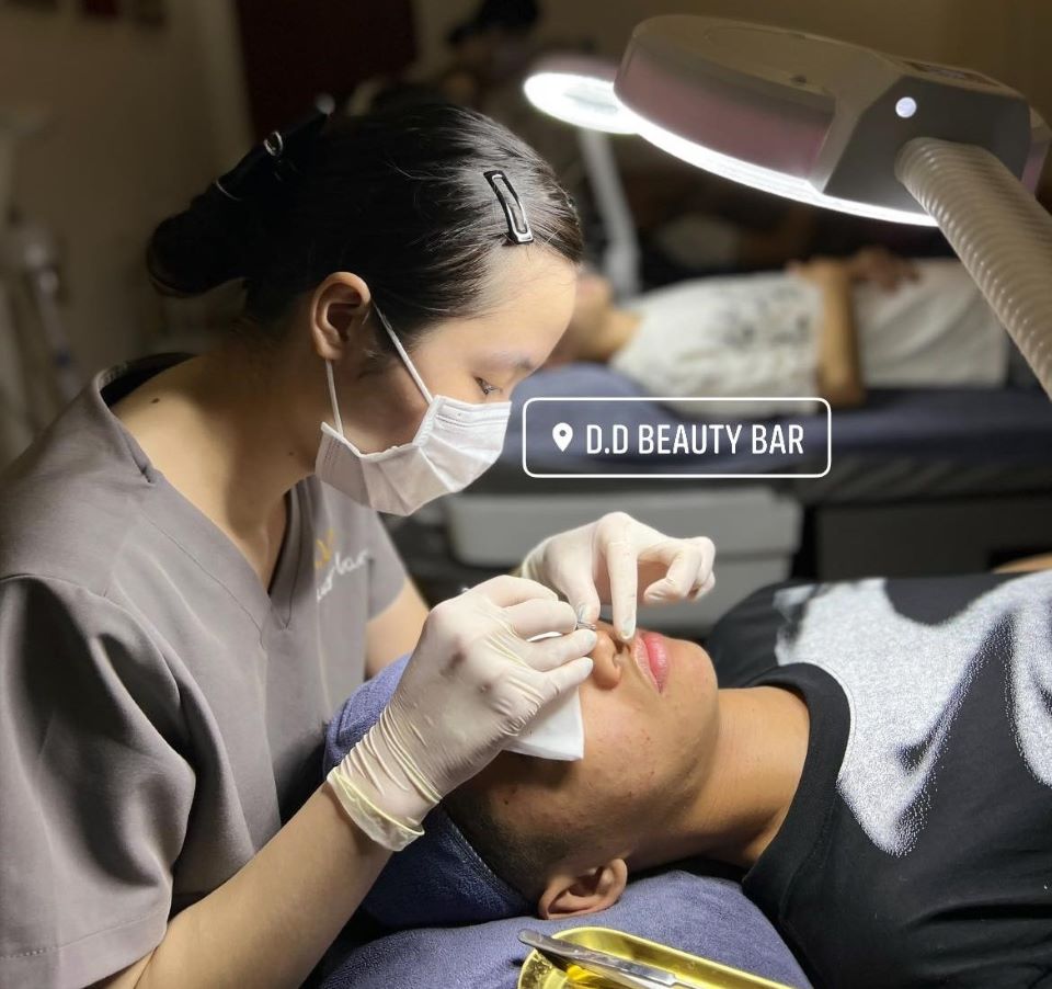Điều trị mụn chuyên nghiệp tại D.D Beauty Bar