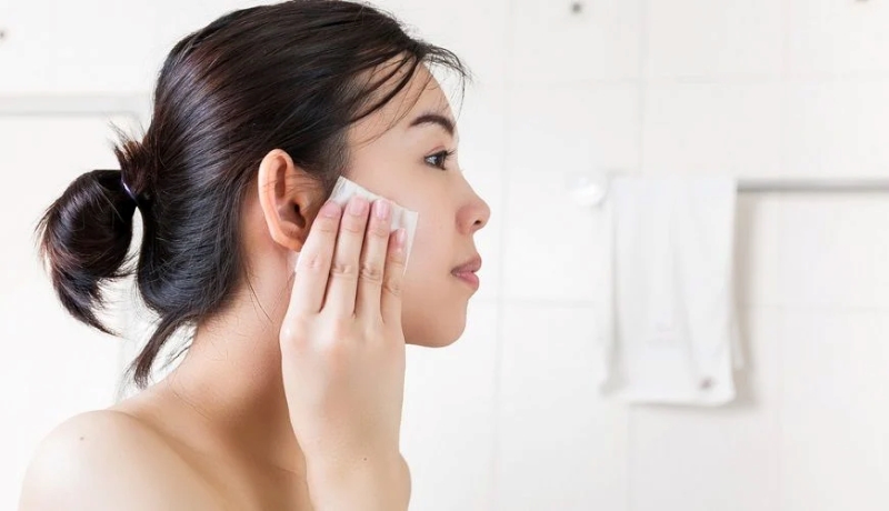 Làm sạch nhẹ nhàng trước khi đắp mặt nạ