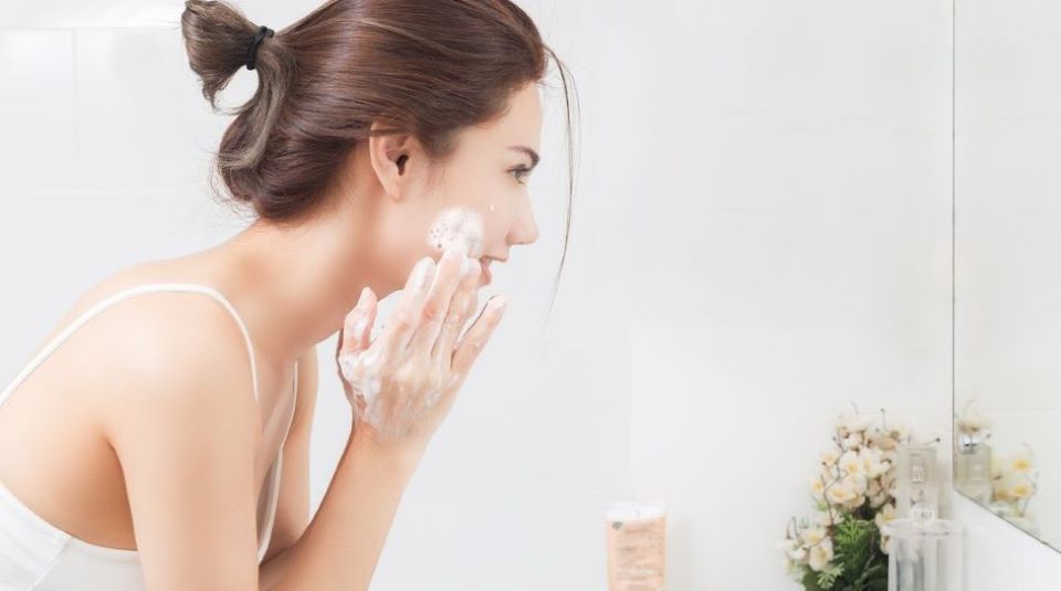 Quy trình chăm sóc da dầu mụn ẩn