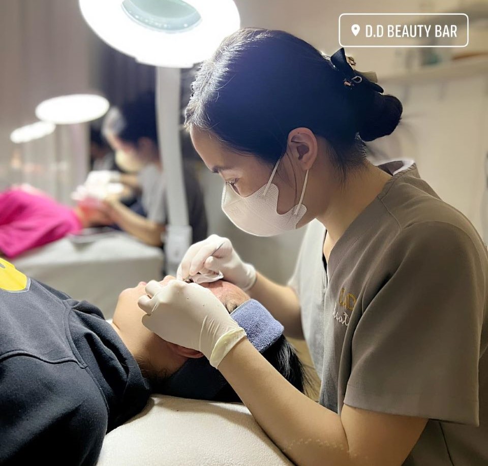 Quy trình 9 bước lấy nhân mụn chuẩn y khoa tại D.D Beauty Bar – Lấy nhân mụn bằng tay chuẩn y khoa