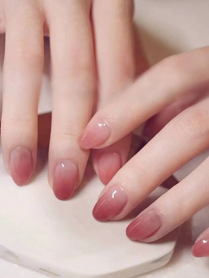 Mẫu nail ombre nhẹ nhàng