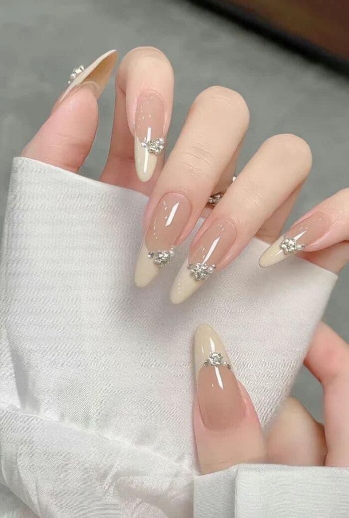 Các loại móng úp phổ biến