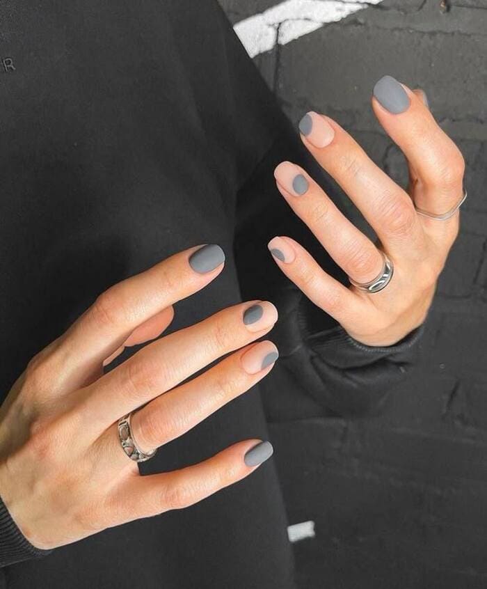 Mẫu nail màu xám trầm ổn cho nam
