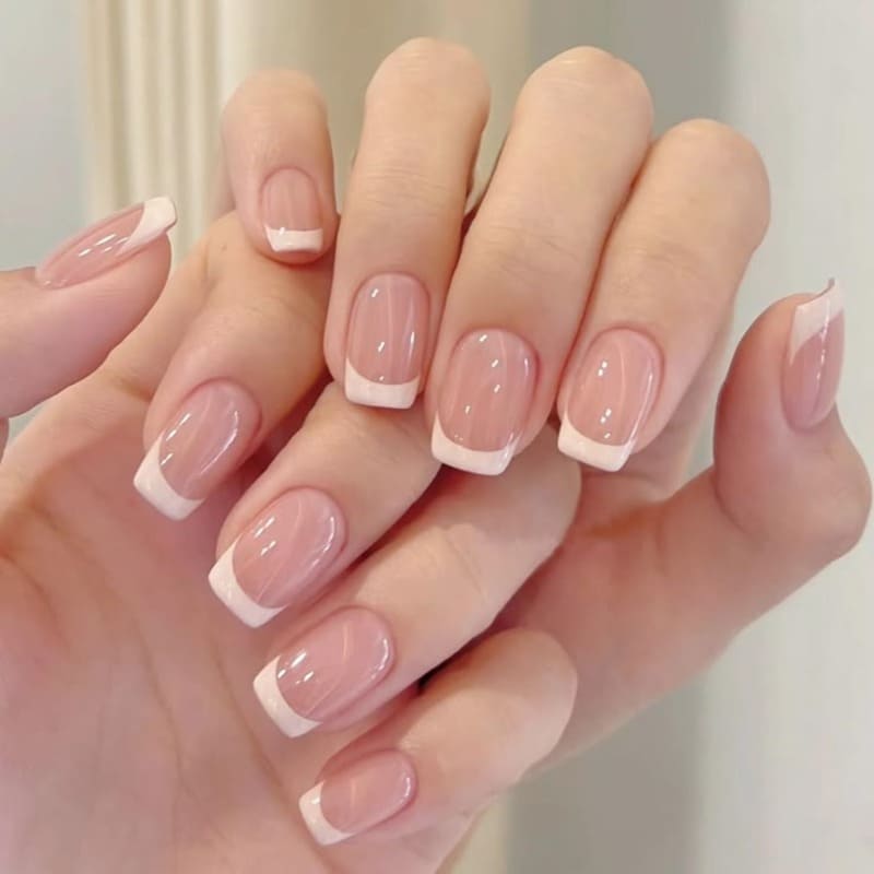 Mẫu nail French tip