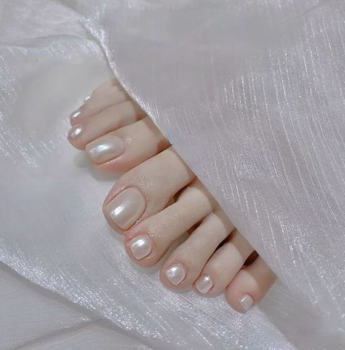 Mẫu nail chân màu trắng đẹp