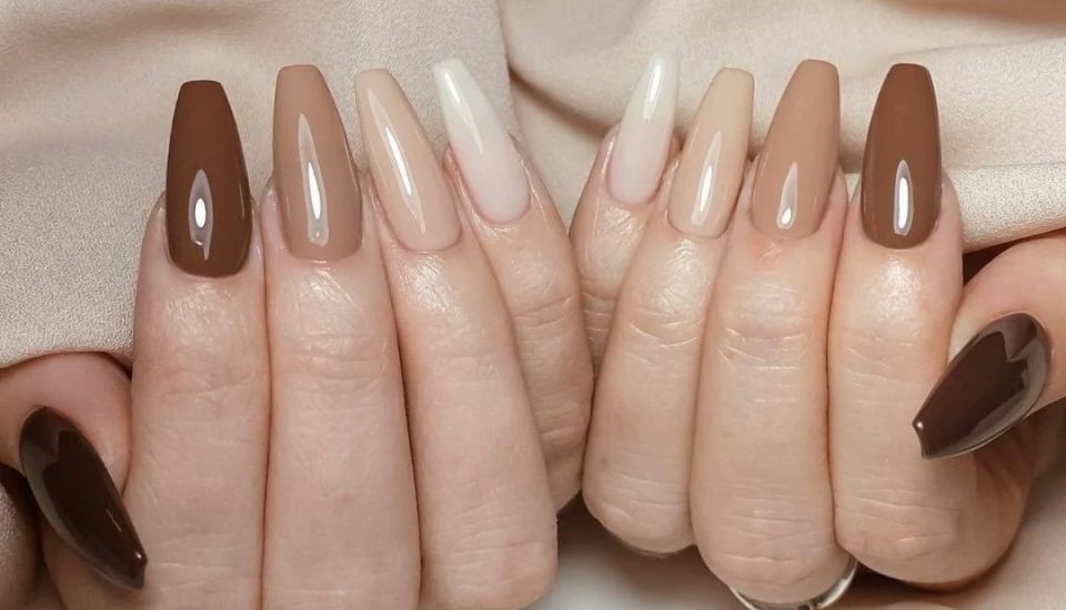 Nail sơn nhám màu nâu trầm