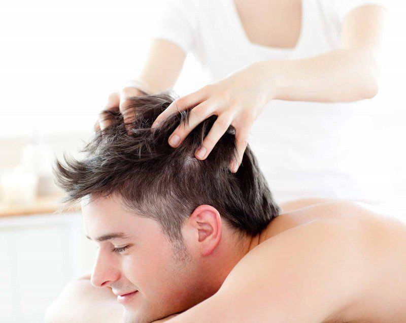 Vì sao giới trẻ và dân văn phòng ngày càng chuộng massage đầu?